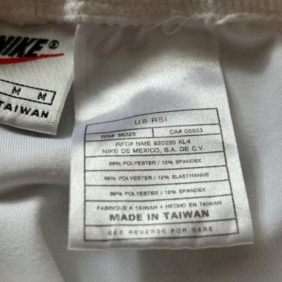 Women's Nike tennis skirt and shorts (2 pieces) White - Picture 6 of 7
